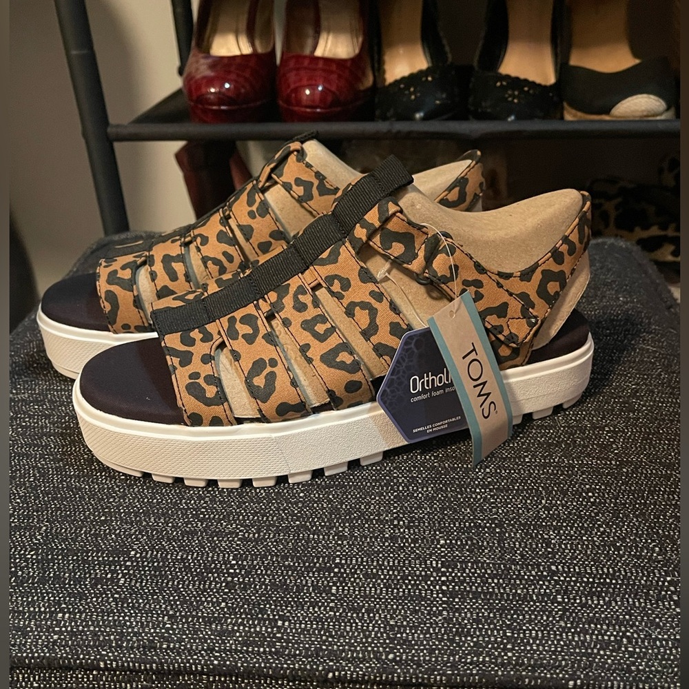 TOMS Women’s Fisherman Lug Leopard Print Sandals Size 8
